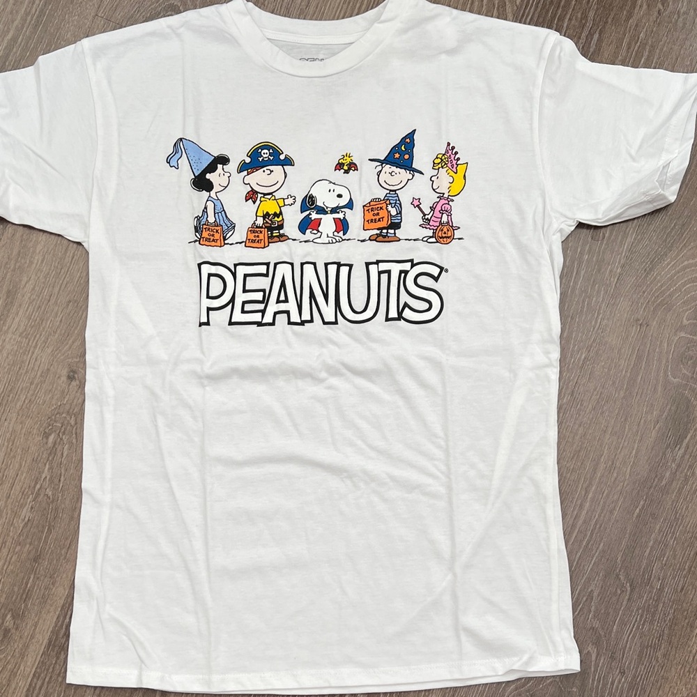 π 2/$30 π Peanuts White Short Sleeve Tee - Picture 1 of 1